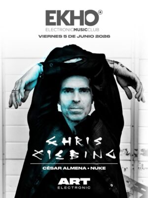 Flyer de estilo minimalista y moderno con predominio de colores blanco, negro y tonos azul cian. El diseño muestra un retrato en blanco y negro de Chris Liebing con una pose artística y una ligera distorsión visual electrónica sobre el rostro. La tipografía combina estilos geométricos y manuscritos, destacando el nombre del artista en el centro del cartel. En la parte superior aparece el logo de Ekho Electronic Music Club y la fecha del evento, mientras que en la parte inferior se incluyen César Almena, Nuke y el branding de Art Electronic. El ambiente visual transmite una estética underground, elegante y vinculada al techno contemporáneo y la cultura clubbing.