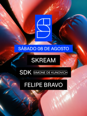 Cartel oficial de Studio Club Invites con una estética moderna y abstracta protagonizada por formas geométricas tridimensionales de acabado brillante en tonos rojos, rosas, azules y metálicos. En la parte superior aparece el logotipo azul de Studio Club, acompañado por una banda con la fecha sábado 8 de agosto. En el centro del diseño destacan los nombres de Skream, SDK junto a Simone de Kunovich, y Felipe Bravo, presentados sobre bloques negros con tipografía blanca. El cartel mantiene una imagen minimalista, futurista y colorida, poniendo el foco en el line-up del evento.