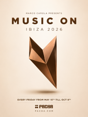 El cartel anuncia la residencia Music On Ibiza 2026 con un diseño minimalista y elegante sobre un fondo en tonos crema. En la parte superior aparece el texto "Marco Carola Presents Music On Ibiza 2026", mientras que en el centro destaca el icónico símbolo tridimensional de Music On, representado mediante una figura geométrica metálica en color bronce suspendida sobre un amplio espacio en blanco. En la parte inferior se informa de que la residencia se celebra todos los viernes, desde el 15 de mayo hasta el 9 de octubre de 2026, en Pacha Ibiza, acompañado por el logotipo oficial del club y la dirección de su página web. La composición apuesta por una estética limpia, sofisticada y contemporánea que transmite la identidad exclusiva de una de las residencias de tech house y techno más prestigiosas y consolidadas de Ibiza, liderada por Marco Carola.