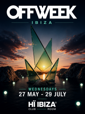 Flyer de diseño minimalista y cinematográfico protagonizado por un paisaje marino al atardecer con acantilados oscuros y una estructura de cristal de gran tamaño situada en el centro de la composición. La tipografía blanca de gran formato destaca el nombre OFFWEEK Ibiza, mientras que el periodo de la residencia y el logotipo de Hï Ibiza Club Room aparecen en la zona inferior. La paleta de colores combina azules, naranjas y verdes suaves, creando una imagen elegante, moderna y de inspiración futurista que refleja el carácter innovador de la residencia.
